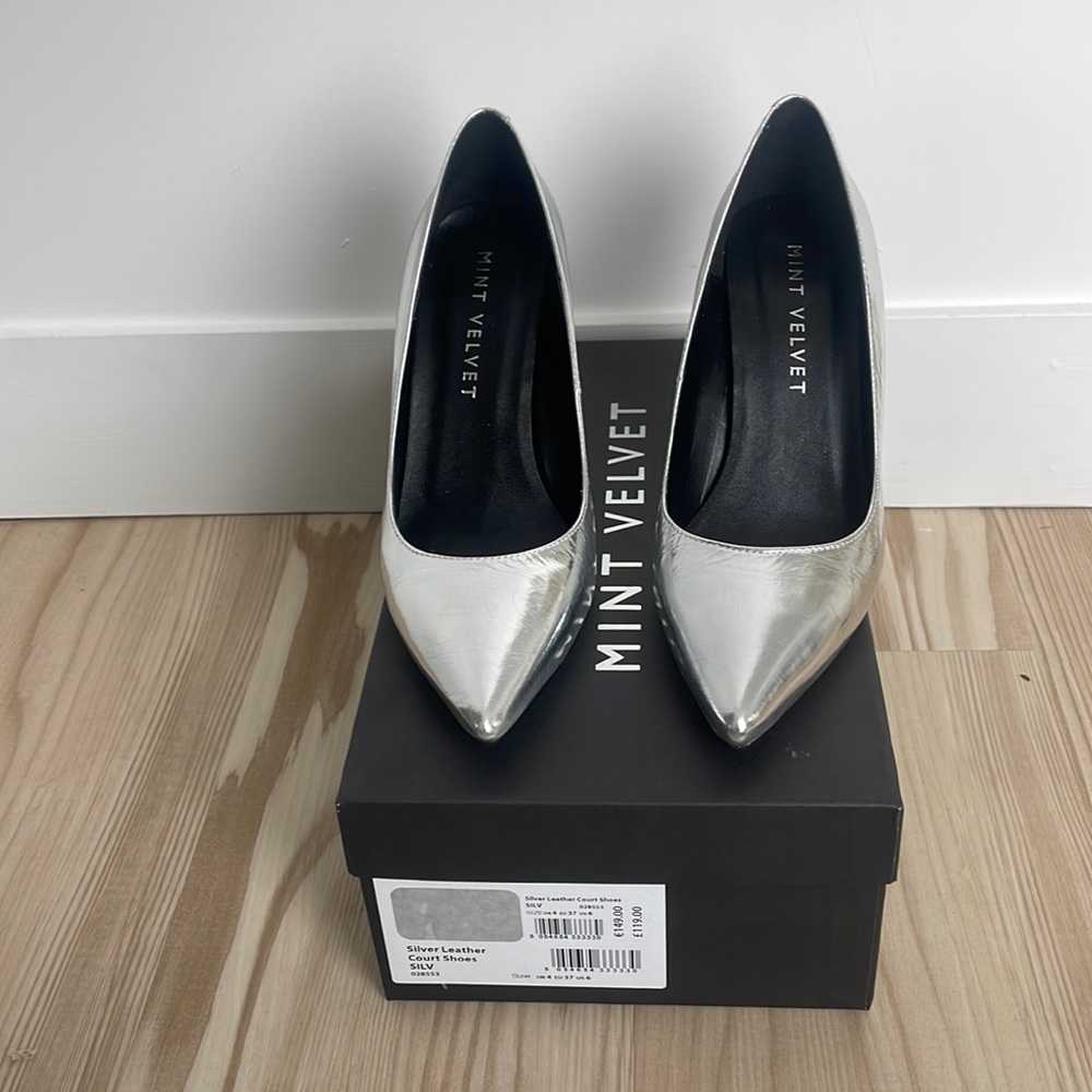 Mint Velvet Silver Pump